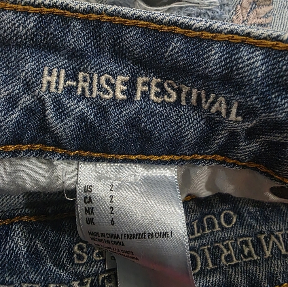 Distressed Denim Women Shorts American Eagle Embroidered Size 2 - Picture 5 of 6